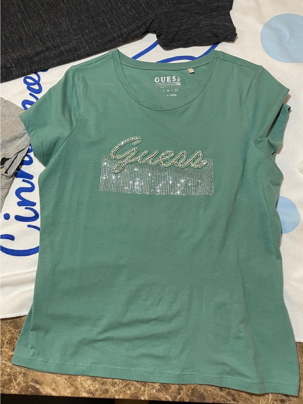 Guess T-shirt